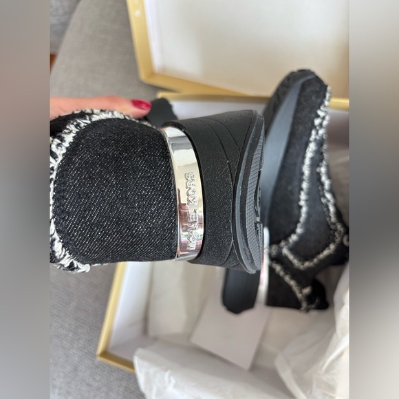 Michael Kors Ari Trainer Denim Sneakers – Size 8.5M - Picture 10 of 16